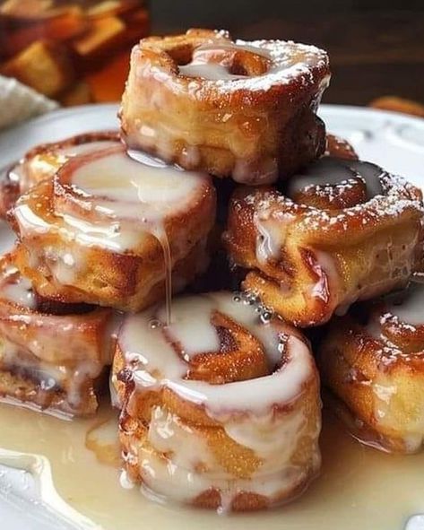 French Toast Bites Recipe, Cinnamon Rolls With Icing, Pillsbury Biscuit Recipes, French Toast Bites, Cinnamon Roll French, Cinnamon Roll French Toast, Easy Breakfast Recipe, Sweet Breakfast Treats, Cinnamon French Toast