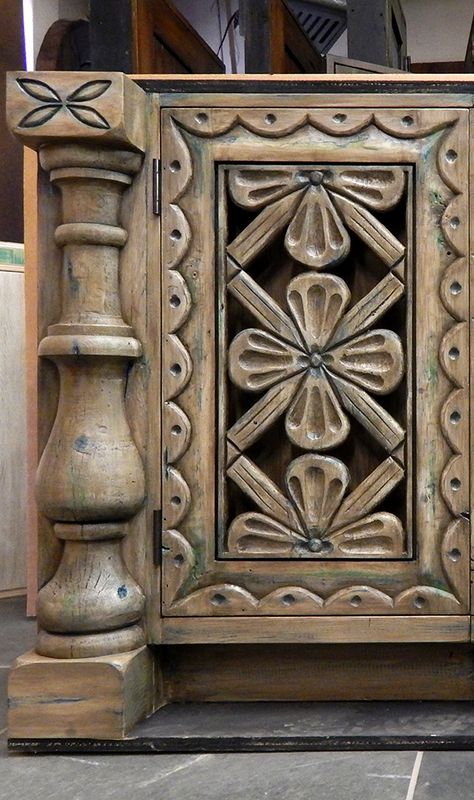 Mexican Style Bar - La Puerta Originals Mexican Wood Carvings, Mexican Carved Wood Furniture, Mexican Pine Furniture, Mexican Style Home, Mexican Style Homes, Carved Cabinet, Freestanding Kitchen Island, Tequila Bar, Mexican Furniture