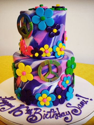 Flower power fondant cake Hippie Birthday Cake, Flower Power Cake, Hippie Cake, 60s Theme, Theme Birthday Cake, Hippie Birthday, Trendy Food, Fondant Cake, Fondant Cakes