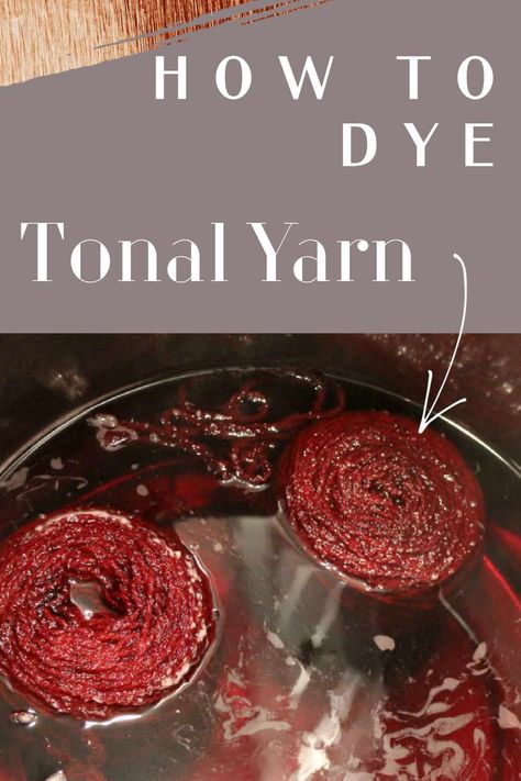 Homestead Diy, Natural Dyeing Techniques, Yarn Tutorials, Fabric Dyeing Techniques, Dye Yarn, Dyeing Yarn, Yarn Color Combinations, Dyeing Tutorials, Diy Dye