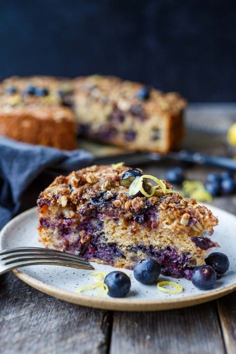 A deliciously tender Blueberry Coffee Cake recipe with hints of cinnamon and lemon and a crunchy oat crumble topping. Blueberry Streusel Coffee Cake, Blueberry Coffee Cake 9x13 Pan, Blueberry Lemon Coffee Crumb Cake, Blueberry Coffeecake With Crumb Topping, Blueberry Coffee Crumb Cake Bundt, Blueberry Coffee Cake Recipe, Oat Crumble Topping, Strawberry Breakfast, Blueberry Coffee