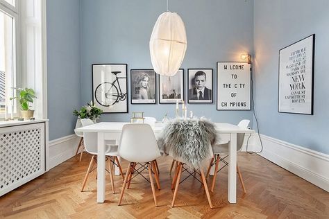 Pantone2016interiors-rosequartz-serenity (1) Minimalist Dining Room Decor, Modern Scandinavian Interior, Scandinavian Dining Room, Interior Boho, Light Blue Walls, Minimalist Dining Room, White Dining Room, Scandinavian Interior Design, White Furniture