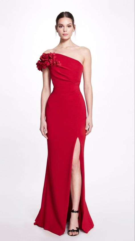 Red Marchesa Couture, Marchesa Fashion, Elegant Outfit Classy, Crepe Gown, One Shoulder Gown, Column Gown, Chiffon Gown, Gowns With Sleeves, Stretch Crepe