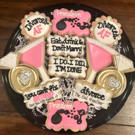 Divorce Food Party Ideas, Divorce Cupcakes For Women, Divorce Cookies Decorated, Divorce Cookies Funny, Divorce Cupcakes, Divorce Cakes For Women, Divorce Cookies, Divorce Party Cake, Divorce Party Ideas