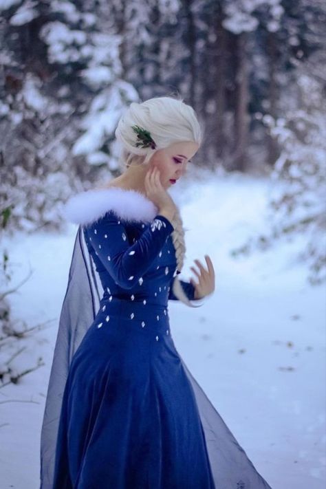 Didny Worl, Elsa Outfit, Fem Outfits, Doll Mask, Frozen Cosplay, Olaf's Frozen Adventure, Elsa Cosplay, Cute Disney Characters, Supergirl Cosplay