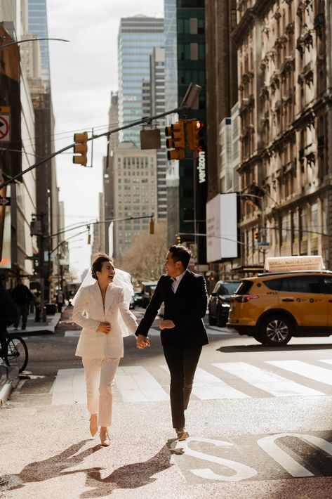 Stylish New York engagement photography | Through The Glass Paris New York Prenup Shoot, New York Engagement Shoot, Bed Background, Prenuptial Photoshoot, Paris Engagement Photos, Prenup Ideas, Prewedding Ideas, Street Wedding, City Couple