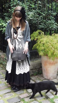 Dark Mori Kei, White Lace Vest, Neo Grunge, Strega Fashion, Dark Mori, Kei Fashion, Mori Fashion, Mori Kei, Mori Girl Fashion