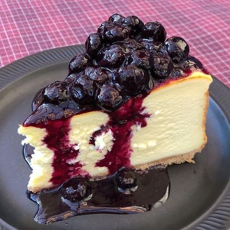 Cheesecake Blueberry, Think Food, Blueberry Cheesecake, Food Yummy, Foodie Food, Food Obsession, Cafe Food, Yummy Food Dessert, Pretty Food