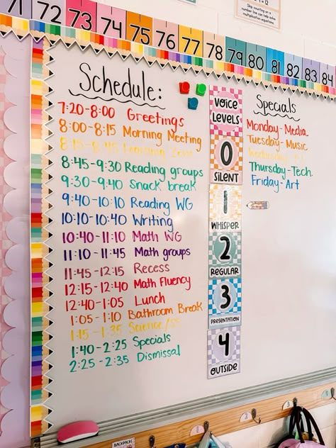 Class Schedule Elementary, Unisex Classroom Themes, Kindergarten White Board Ideas, Teacher Management Ideas, Elementary Classroom Board Ideas, Seating Arrangements Classroom Talkative, Elementary Lesson Ideas, Classroom Ideas 1st Grade, Preschool Whiteboard