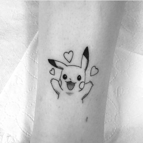 Pokemon Henna Designs, Pikachu Small Tattoo, Simple Pikachu Tattoo, Cute Pokemon Tattoo Design, Pokemon Tattoo Pikachu, Pikachu Tattoo Ideas, Cute Pikachu Tattoo, Tiny Pokemon Tattoo, Matching Pokemon Tattoos