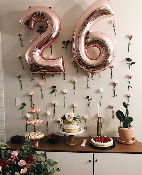 Party decor Birthday Decor No Balloons, Birthday Women Decoration, Inexpensive Birthday Decorations, Last Minute Birthday Decorations, 27 Birthday Decoration Ideas, Birthday Decors At Home, Ideas Cumpleaños Mujer, Minimal Birthday Decor, Minimalist Party Decor