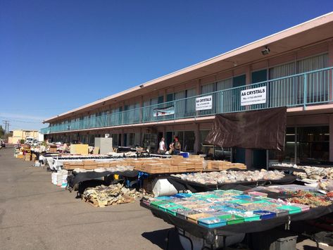 This page introduces the schedule of the Tucson Gem Show 2022. You can see the lists of the shows, dates, hours, and locations. Tuscon Arizona, Sales Ideas, Tucson Gem Show, Motel 6, Art Retreats, Gem Show, Rock Hounding, Convention Centre, Granada