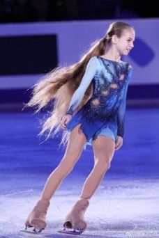 Figure Skating Outfits, Ice Skating Outfit, Kim Yuna, Ice Girls, Russian Figure Skater, Figure Skating Costumes, Ice Show, Alexandra Trusova, Ice Skating Dresses