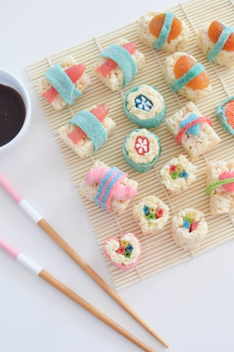 I Like The Way You Roll: The Sweetest Kids Sushi Party Ideas Sushi Sweets, Sushi Themed Birthday Party, Sushi Party Decorations, Kawaii Party Ideas, Japanese Themed Birthday Party, Sushi Party Ideas, Japanese Party Food, Sushi Birthday Party, Kawaii Birthday Party