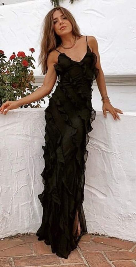 Selena Dress, Simple Long Dress, Working Dresses, Selena Dresses, Party Dress Wedding, Rat And Boa, Long Party Dress, Rent Dresses, Black Spaghetti Strap