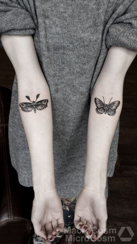 hipster tattoos ideas Tato Henna, Inspiration Tattoos, Disney Tattoo, Moth Tattoo, Butterfly Tattoo Designs, Subtle Tattoos, Piercing Tattoo, Get A Tattoo, Pretty Tattoos