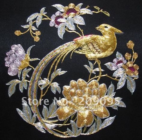 Gold Thread Embroidery | Chinese gold thread embroidery. Suzhou Embroidery, Gold Work Embroidery, Chinese Embroidery, Art Ancien, Bird Embroidery, Embroidery Shop, Japanese Embroidery, 자수 디자인, Thread Embroidery