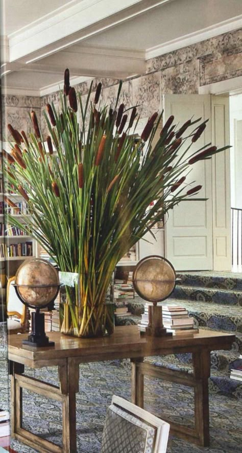 Cattail / Bulrush Fall floral arrangement - Stunning autumn home decor! Deco Spa, Nicky Haslam, Hotel Flowers, Designers Home, Deco Champetre, Hospitality Projects, Inspired By, Cat Tail, Design Hotel