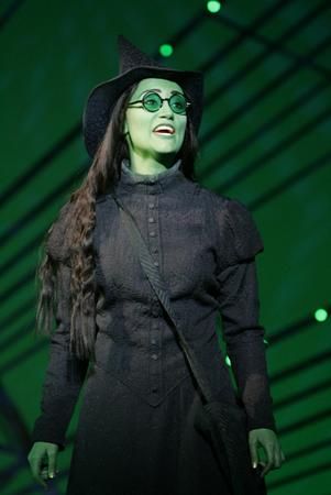 This pin is about Elphaba's costuming during the scene of defying gravity. She wears a full black outfit outlining that she is becoming more and more evil compared to what she used to wear. She has a black pointy hat which brings the gesture of her being a witch. She still wears her chucky black and brown shoes. Eden Espinosa, Elphaba Costume, Wicked Stuff, Full Black Outfit, Broadway Wicked, Musical Theatre Costumes, The Witches Of Oz, Wicked The Musical, Wicked Costumes