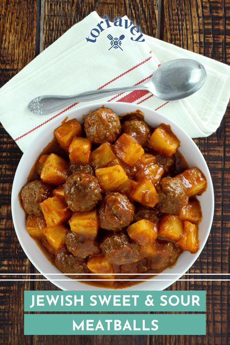 Classic easy recipe for sweet and sour meatballs with pineapple. Perfect appetizer or entree for Jewish holidays including Passover, Rosh Hashanah, or Hanukkah. #sweetandsour #meatballs #appetizer #kosher #meat #pineapple #RoshHashanah #Sukkot #TorisKitchen Sukkot Meal Ideas, Hannukah Recipes Jewish Food, Kosher Meal Plan, Kosher Recipes Dinner, Kosher Lunch Ideas, Passover Meatballs, Rosh Hashanah Recipes Dinners, Easy Jewish Recipes, Hanukkah Dinner Ideas