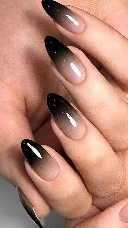 Ready to add some spooky fun to your nails? These ghost nail designs are perfect for Halloween lovers! 🕷️ Whether you prefer cute, cartoonish ghosts or eerie specters, these designs are sure to turn heads. 🎨 Use white, black, and a splash of glitter for that hauntingly beautiful touch. Get creative and let your nails join the Halloween festivities! 💀🎃 #GhostNailArt #HalloweenNails #NailInspo #SpookyNailDesignsWant to bring these ghostly designs to life? 👻 Check out the link in my profile for all the tools you need to create your own spooky manicure! ✨💅 Classy Black Nails, Thanksgiving Nails Design Fall, Black Ombre Nails, Black Almond Nails, Mint Green Nails, Thanksgiving Nail Designs, Korean Nail Art, Green Nail Designs, Cute Spring Nails