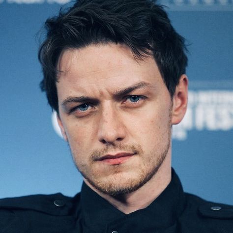 James Mcavoy Young Cute, James Macovey, X-men Wallpaper, Men Wallpaper, Becoming Jane, James 3, Scottish Actors, Charles Xavier, English Men