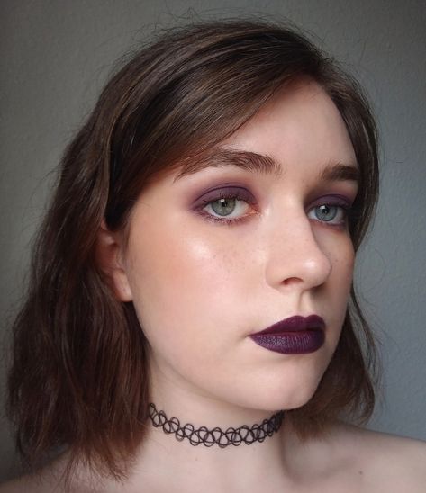 Purple Lipstick Makeup Look, Purple Grunge Eyeshadow, Plum Eyeshadow Looks Blue Eyes, Dark Purple Eyeshadow Looks, Purple Grunge Makeup, Whimsigoth Makeup, Purple Lipstick Makeup, Pale Olive Skin, Witchy Makeup