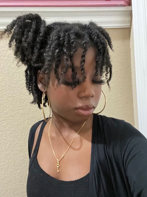 Twists With Bangs For Black Women, Mini Twist With Bangs, Mini Twists With Bangs, Short Natural Braided Hairstyles, Cute African Hairstyles, Twists With Bangs, Twist With Bangs, Short Twist Hairstyles, Twist Bangs