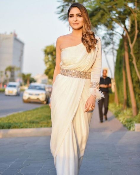 Roman Style Dresses, Goddess Dress, Roman Fashion, One Shoulder Formal Dress, Insta Fashion, Fashion Dresses, Formal Dresses, Instagram Post, Bring It On