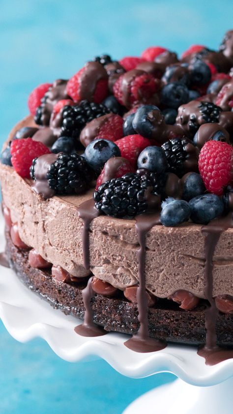 May the (black) forest be with you with this chocolate mousse cake! Cherry Mousse, Mousse Cake Recipe, Cherry Filling, The Black Forest, Black Forest Cake, Chocolate Mousse Cake, Forest Cake, Brownie Mix, Mousse Cake