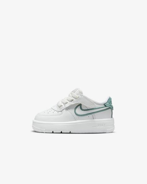 Nike Force 1 Low LV8 EasyOn Baby/Toddler Shoes. Nike.com Nike Force 1, Nike Force, Toddler Sneakers, Nike Just Do It, Shoes Nike, Toddler Shoes, Future Baby, Baby Fever, White Style