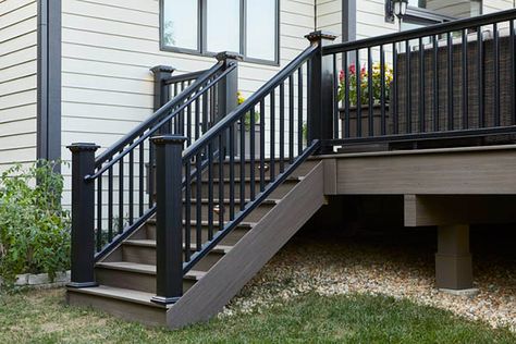 Deck Handrail, Metal Deck Railing, Aluminum Railing Deck, Front Porch Railings, Patio Railing, Deck Railing Design, Diy Balcony, Deck Colors, Railings Outdoor