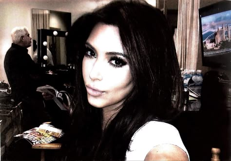 #kardashian #family #kim #kimkardashian #selfie #pretty #makeup Kim Kardashian Meals, Kardashians Old Photos, Kim Kardashian Old Photos, Kardashians 2000s, Kim Kardashian Icon, Old Kim Kardashian Pictures, Kim Kardashian Pfp, Kardashian Meals, 2000s Kim Kardashian