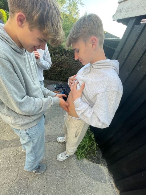 Guy In Sweatpants, Bromance Guys Friendship, Bromance Guys, Guys In Sweatpants, Gay Best Friend, Kids In Love, Friendship Photoshoot, Cute White Guys, Soccer Socks