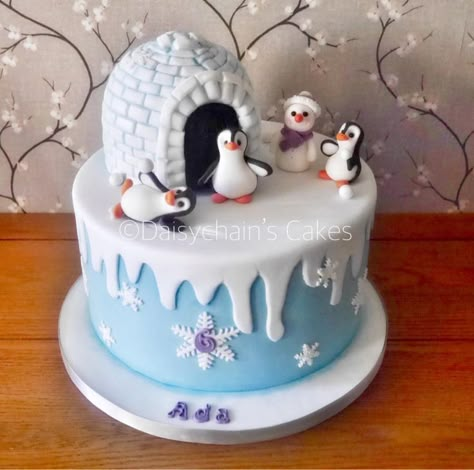 Penguin Themed Birthday Cake, Igloo Cake Ideas, Birthday Cake Penguin, Winter Themed Cake, Penguin Themed Birthday Party, Igloo Cake, Christmas Birthday Cake, Tårta Design, Penguin Birthday Party