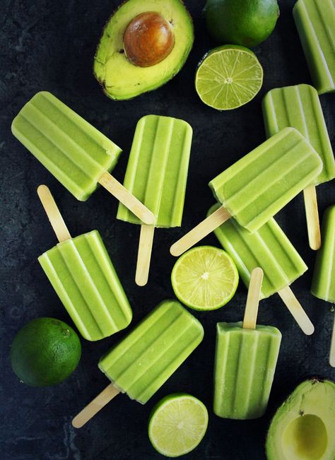 AvocadoLimePops1 Avocado Popsicles, Lime Popsicles, Coconut Popsicles, Green Tea Ice Cream, Popsicle Recipes, Good Healthy Snacks, Lime Zest, Avocado Recipes, Keto Dessert Recipes