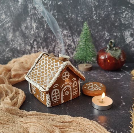 Diy Incense Holder, House Ceramic, Ceramic Incense Holder, Ceramic Incense, Diy Air Dry Clay, Elf House, Fantasy House, Ceramic Houses, Handmade Miniatures