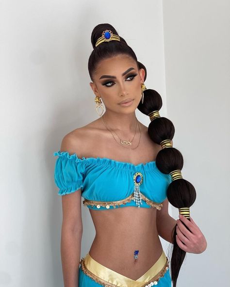 Disney Princess Halloween Makeup, Arabian Hairstyle, Princess Halloween Makeup, Egyptian Oc, Princess Jasmine Halloween, Princess Jasmine Hair, Princess Jasmine Halloween Costume, Princess Jasmine Makeup, Jasmine Halloween Costume