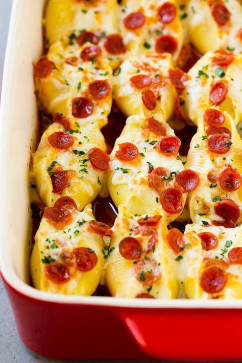 30 Easy Dinner Ideas For Kids - Quick Kid Friendly Dinner Recipes Easy Kid Friendly Dinners, Kid Friendly Meals Dinner, Menu Sarapan Sehat, Fun Dinner, Pizza Logo, Pizza Margherita, Family Friendly Dinners, Stuffed Shells Recipe, Kid Friendly Dinner