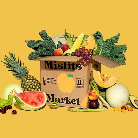 Misfits Market New Year coupon – Get 50% off your first FOUR boxes with organic produce! Misfits Market New Year Sale: 50% Off First FOUR Boxes! → https://hellosubscription.com/2022/01/misfits-market-new-year-sale-50-off-first-four-boxes/ #BlackFriday, #MisfitsMarket Homemade Blueberry Syrup, Misfits Market, Cookies Sugar, New Year Sale, The Misfits, Banana Oats, Fruit Box, Food Graphic Design, Food Poster Design