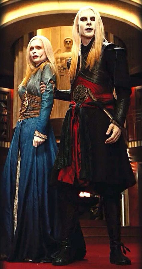 Princess Nuala, Prince Nuada, Hellboy Movie, Golden Army, Theatrical Costumes, Film Costumes, Doug Jones, Adorable Dresses, Dark Horse Comics