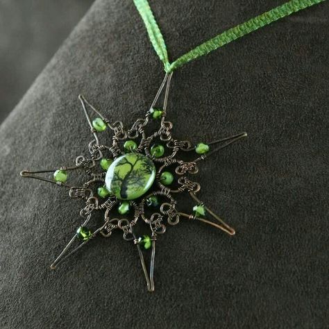 Beautiful Fairy Star, Collar Hippie, Enchanted Jewelry, Green Porcelain, The Fae, Magical Fairy, Fairy Necklace, Pagan Jewelry, Witchy Stuff