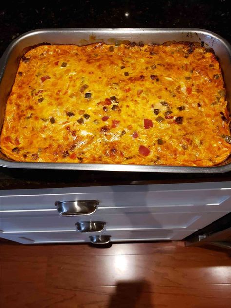 Taco Quiche Recipes, Mexican Quiche Recipes, Taco Quiche, Mexican Quiche, Luncheon Recipes, Deep Dish Pie, Brunch Foods, Beef Meals, Mexican Meals