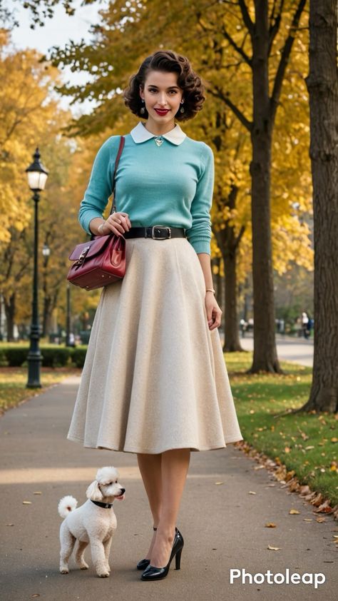 50s Aesthetic Outfits, 40s Womens Fashion, 1950s Winter Fashion, Church Outfit Women, Fifties Outfits, Ladylike Outfits, 1950 Women, 50s Outfits, Fall Portraits