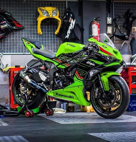 Kawasaki Ninja Zx6r Wallpaper, Zx6r Wallpaper, Kawasaki Motorcycles Sport Bikes, Photo Bike, Kawasaki Bike, Bike Video, Ninja Bike, Moto Wallpapers, Bike Wallpaper