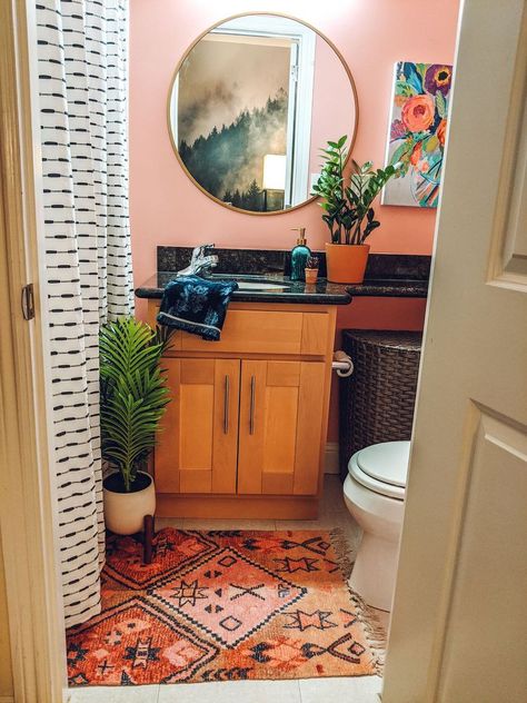 My small guest bathroom was neglected and boring. The rental mirror, the yellow walls, and the lack of character were all keeping this from being a fun space for guests to use. I felt like since it was a guest room we had more options to make it more fun. While we still wanted it to be functional for guests, most of the time it's just a spare bathroom we use when both of us need to pee at the same time! AFTER!  Check out the steps below to see how I achieved this look!    Paint Color i… Small Rental Bathroom, Rental Bathroom Makeover, Update Small Bathroom, Rental Bathroom, Simple Bathroom Decor, Boho Bathroom, Bathroom Update, Yellow Walls, Pink Bathroom