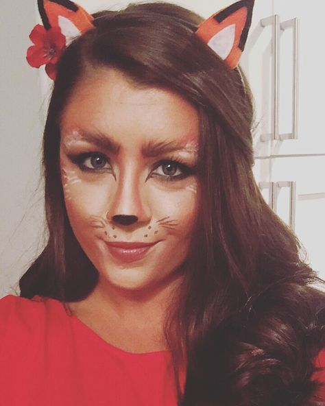 fox makeup Fox Face Makeup Halloween, Cute Fox Makeup, Easy Fox Makeup Halloween, Fox Makeup Look, Fox Costume Makeup, Fox Halloween Makeup, Fox Makeup Halloween, Fox Face Paint, Fox Halloween