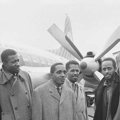 Leo Kornalijnslijper on Instagram: "Connie Kay, Milt Jackson, Percy Heath, John Lewis, - The Modern Jazz Quartet at Schiphol Airport 1961" Milt Jackson, Schiphol Airport, Elvis 1972 Press Conference, Jazz Quartet, Perfectlaughs Jazz, John Lewis, The Modern, Photographer, On Instagram