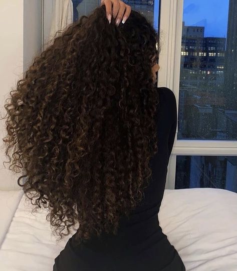 Long Natural Curly Hair, Curly Hair Care Routine, Curly Hair Photos, Blonde Curly Hair, Cute Curly Hairstyles, Curly Hair Extensions, Hair 2024, Beautiful Curly Hair, Natural Curls Hairstyles