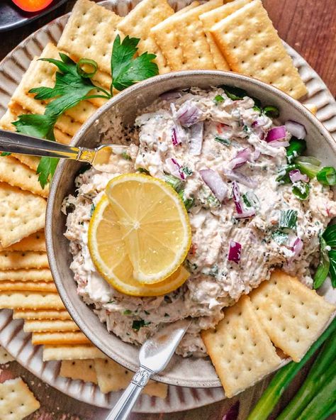 The most popular appetizer in Key West Florida, creamy smoked fish dip is rich with savory flavor and a hint of smokiness, It's the perfect appetizer for Happy Hour and meals with friends and families. Florida Smoked Fish Dip, Smoked Fish Dip Recipe Florida, Florida Food Recipes, Smoked Fish Dip Recipe, Fish Dip Recipe, Pawpaw Recipes, Appetizer Boards, Fish Dip, Smoked Fish Dip